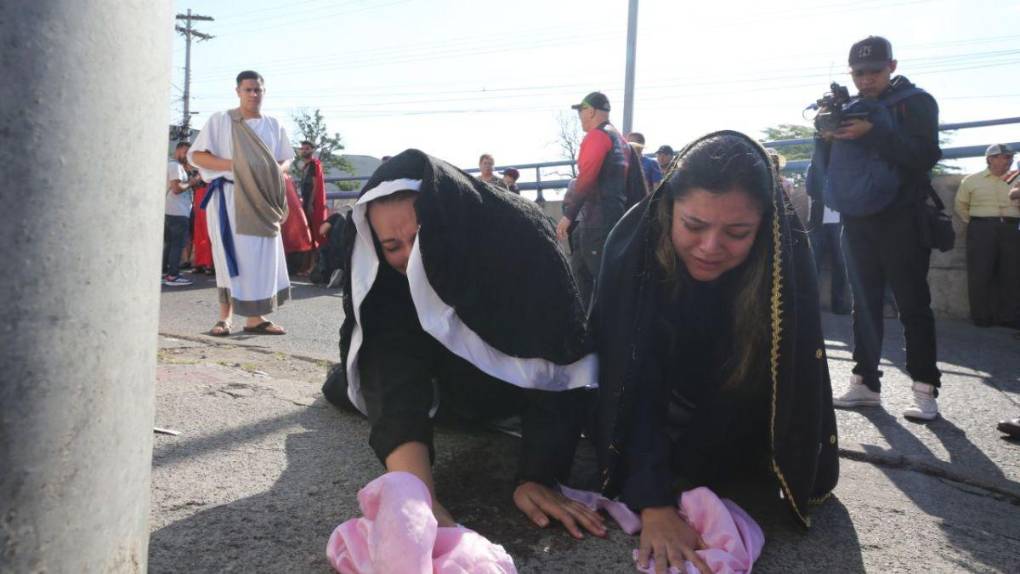 Las imágenes que dejó el Vía Crucis en la capital de Honduras