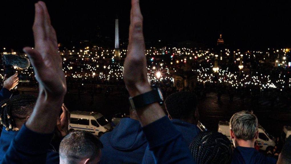 ¡Cómo héroes! El multitudinario recibimiento a Francia pese a caer en la final del Mundial