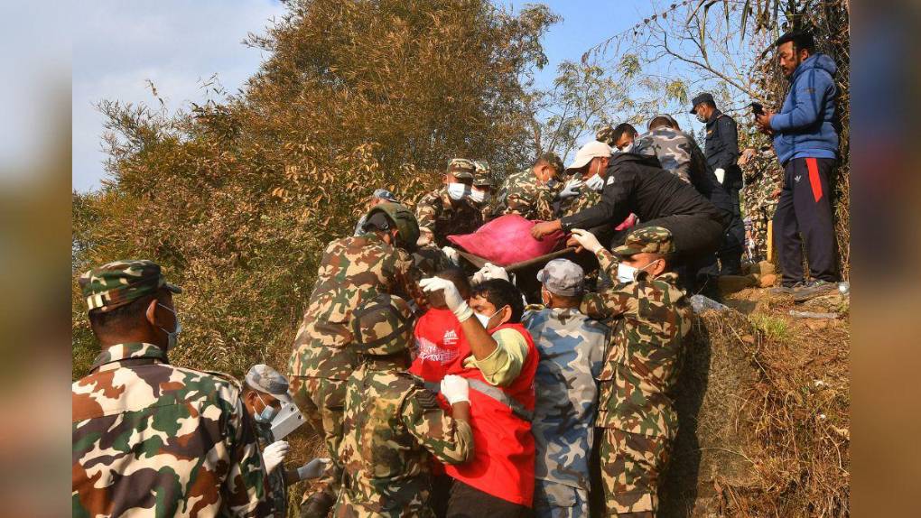 ¿Qué se sabe de la tragedia aérea en Nepal que dejó más de 60 muertos?