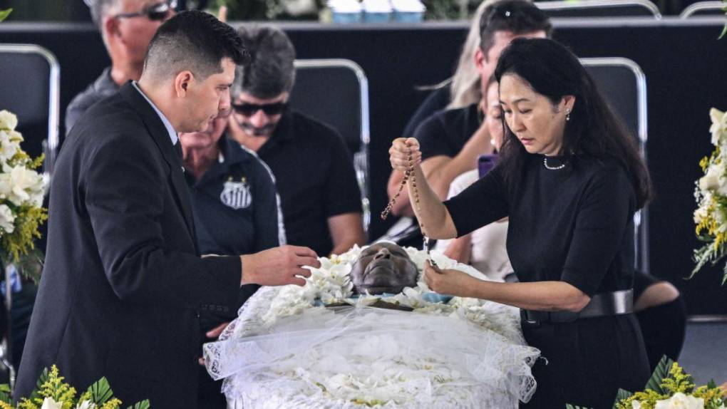 Brasil le da el último adiós al “Rey” Pelé en emotivo funeral