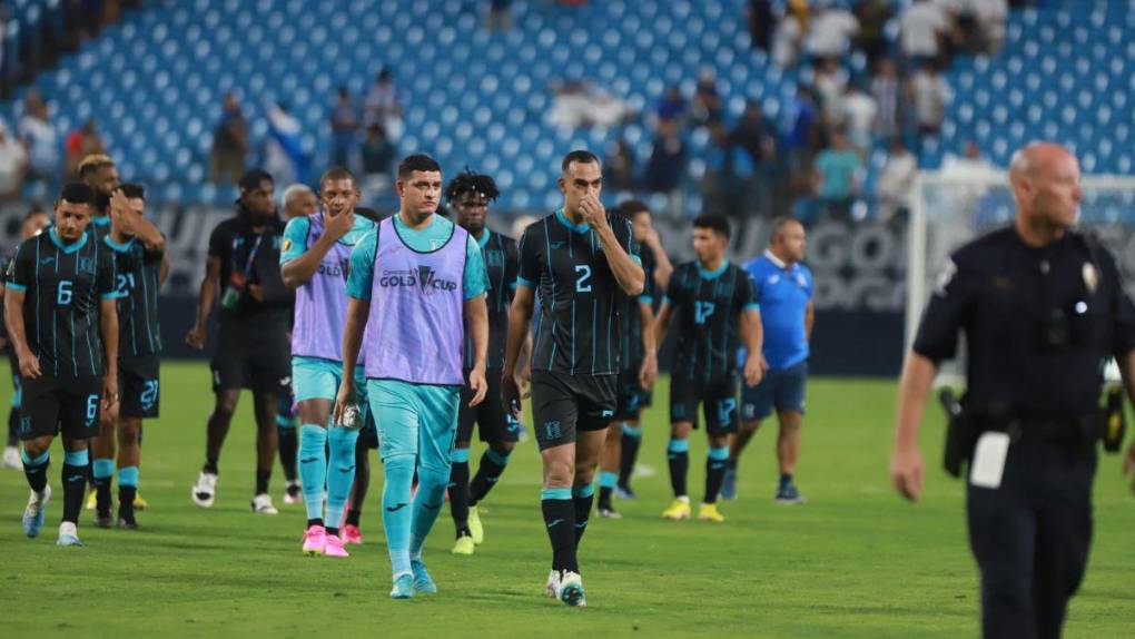 Los rostros de tristeza de los jugadores de Honduras tras la eliminación de la Copa Oro