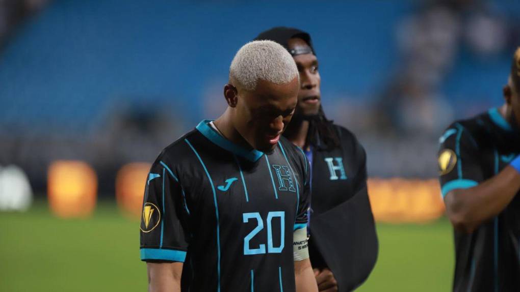 Los rostros de tristeza de los jugadores de Honduras tras la eliminación de la Copa Oro