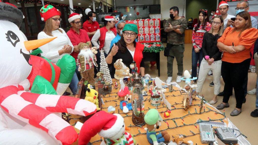 Así se realizó el concurso de la mesa navideña en la Sala de Redacción de EL HERALDO