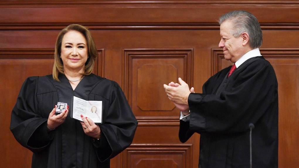 Lady Plagio, la ministra de la Corte de Suprema Justicia de México acusada de copiar su tesis