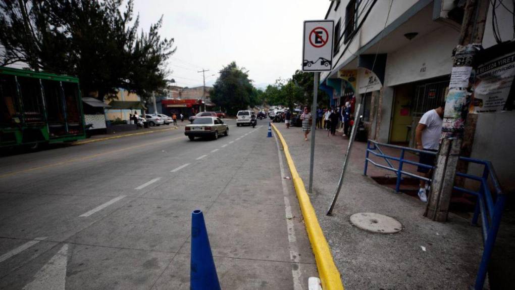 Así avanza la nueva señalización de calles para el cambio de vías en la colonia Kennedy