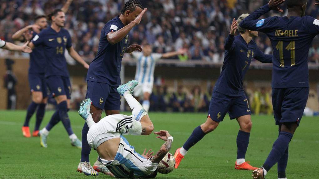 Así fue la polémica jugada de Di María contra Dembelé que terminó en penal