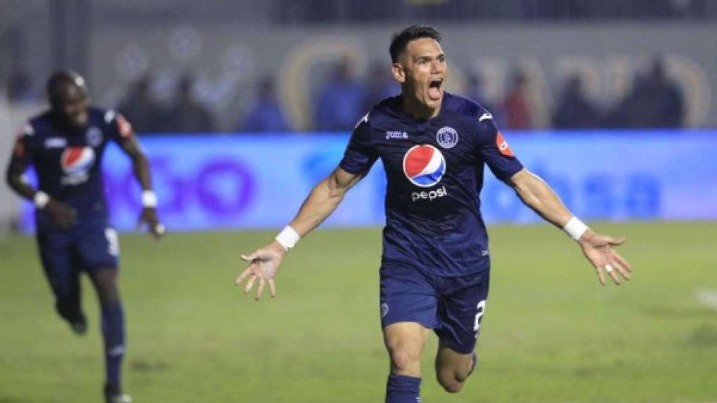 Hombre récord, goleador en finales y leyenda azul: el paso de Roberto Moreira en Motagua