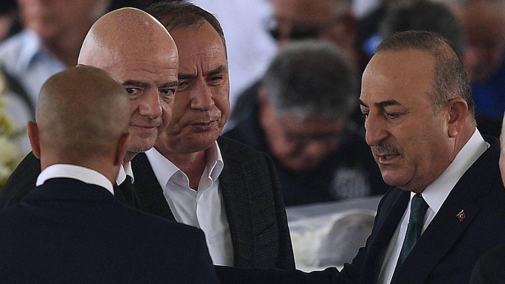 Llanto, conmoción y personalidades: las imágenes del funeral de Pelé en Brasil