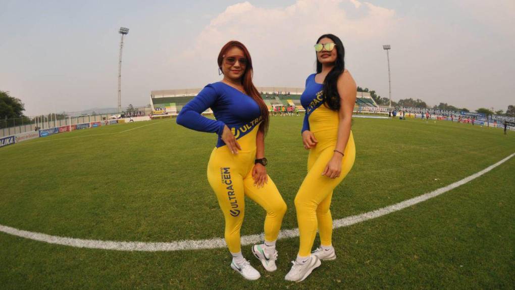 Bellezas y familias presentes: el ambiente que se vive en el Motagua vs Marathón en Comayagua