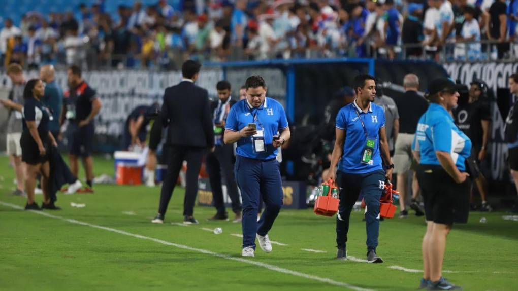 Los rostros de tristeza de los jugadores de Honduras tras la eliminación de la Copa Oro
