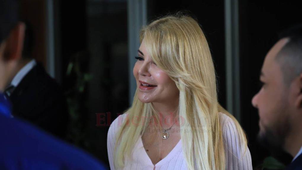 Así luce Aguas Ocaña, la ex primera dama extranjera que enamoró a los hondureños con su labor