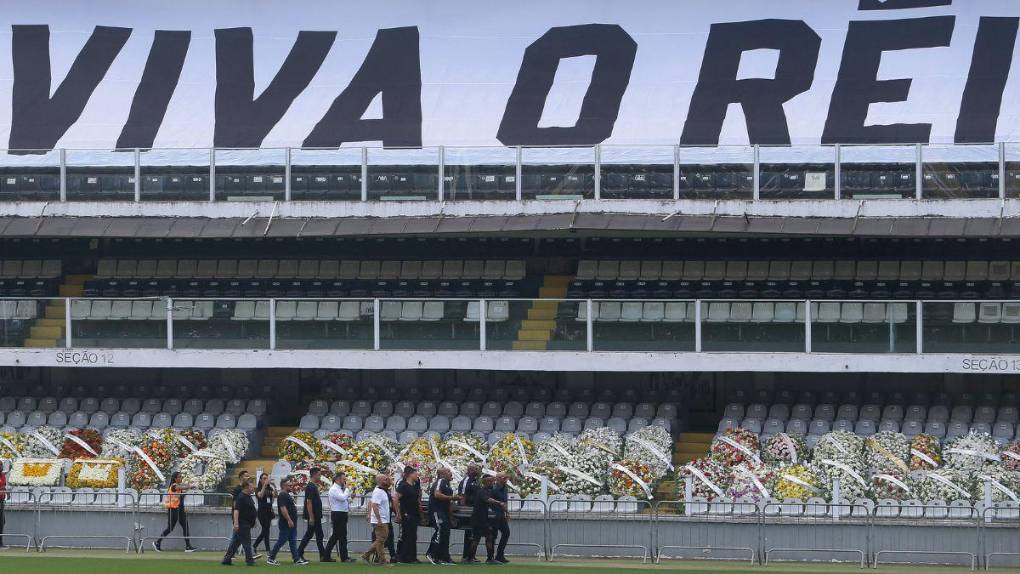 Brasil le da el último adiós al “Rey” Pelé en emotivo funeral