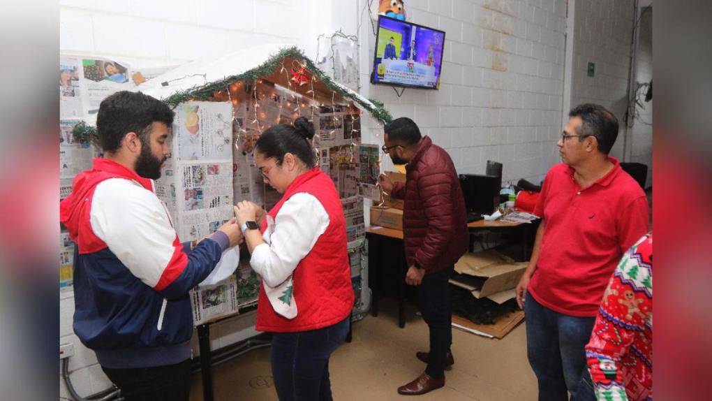 Así se realizó el concurso de la mesa navideña en la Sala de Redacción de EL HERALDO