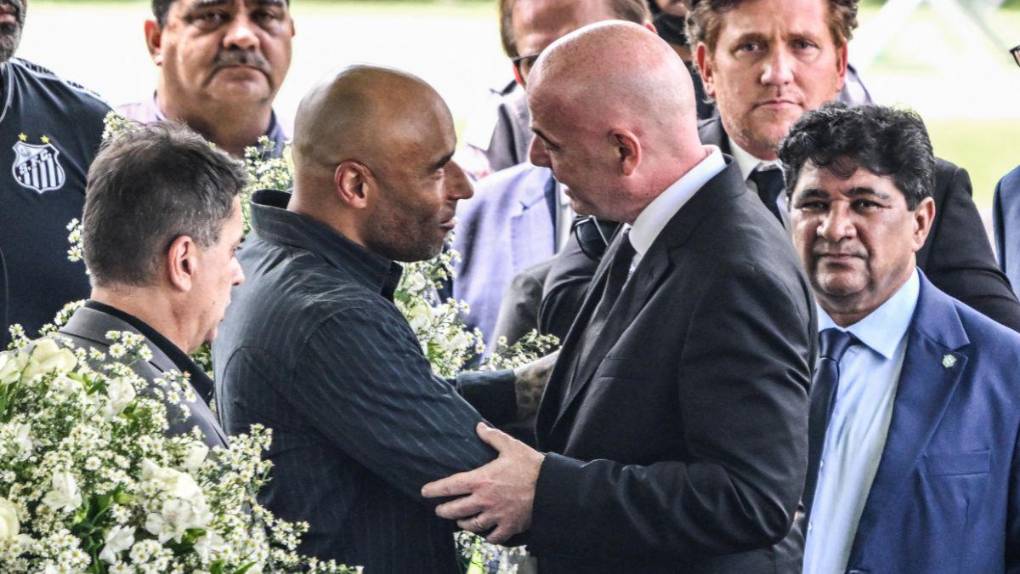 Brasil le da el último adiós al “Rey” Pelé en emotivo funeral