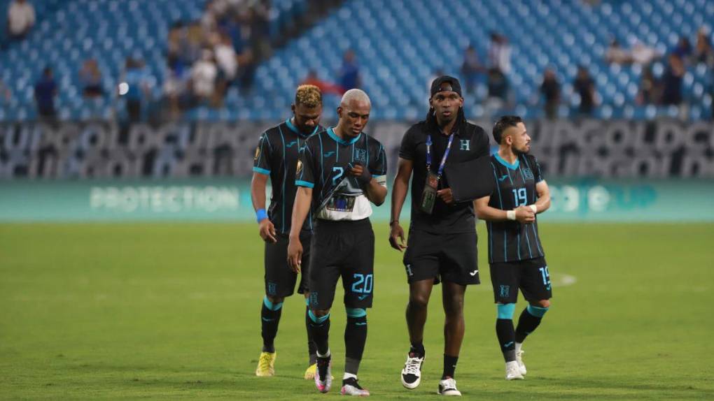 Los rostros de tristeza de los jugadores de Honduras tras la eliminación de la Copa Oro