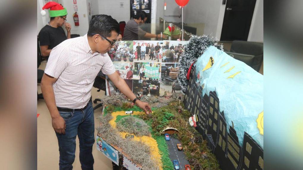 Así se realizó el concurso de la mesa navideña en la Sala de Redacción de EL HERALDO