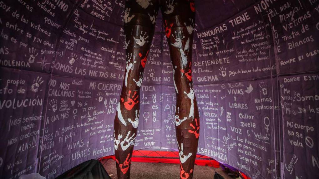 Color y creatividad en chimeneas que adornarán festival de Trinidad, Santa Bárbara