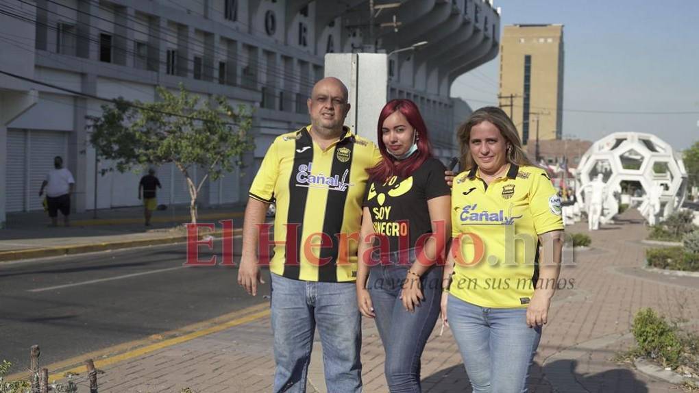 Ambiente previo al duelo Real España vs Marathón en SPS