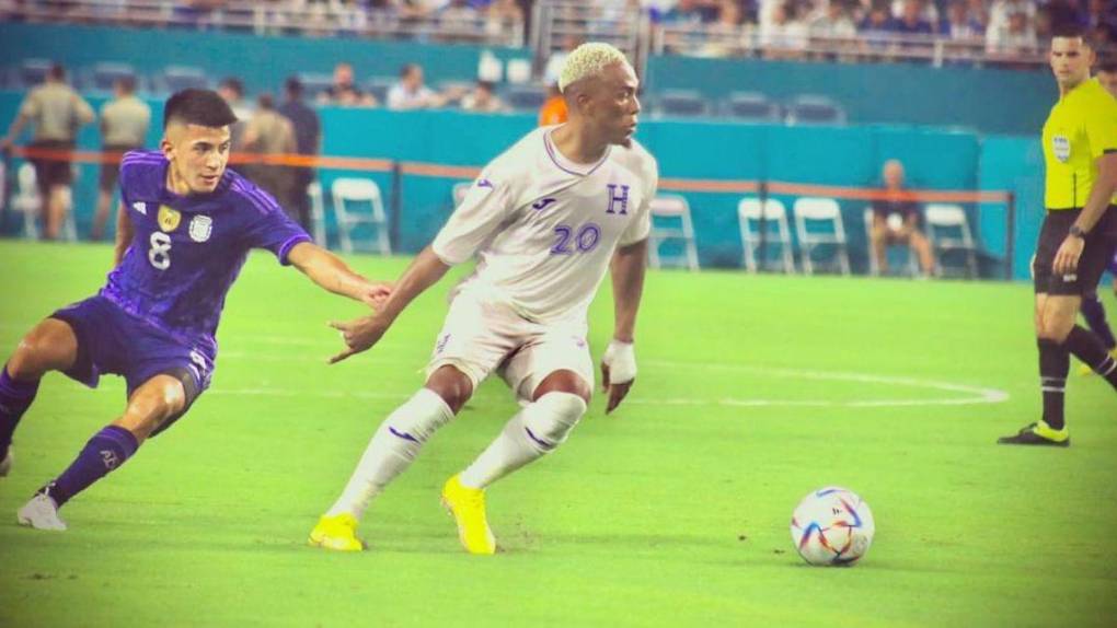 ¡Con dos delanteros! La alineación de Honduras para debutar ante México en la Copa Oro