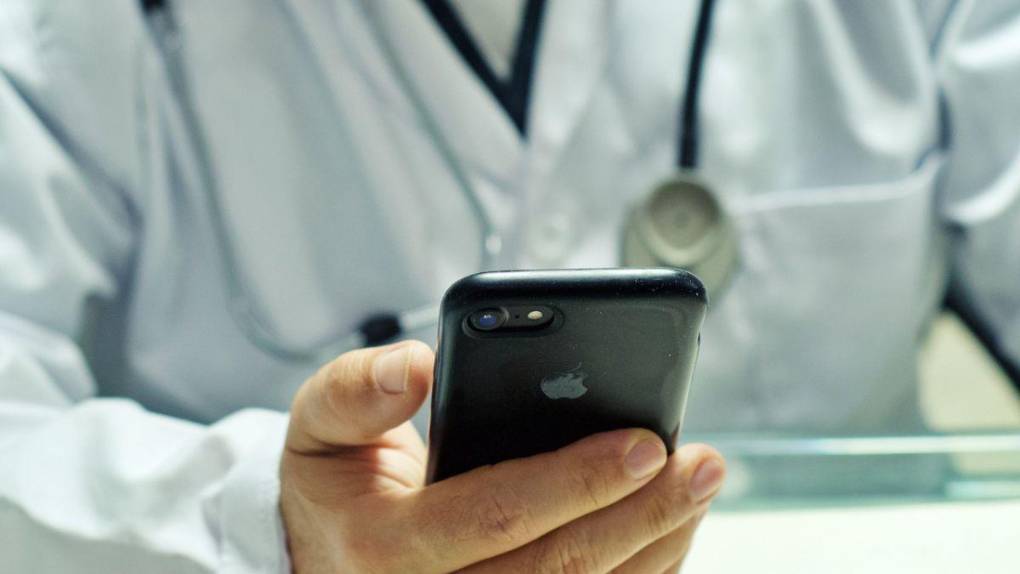 Enfermero mataba a sus pacientes para tener tranquilidad, dormir o jugar con su celular