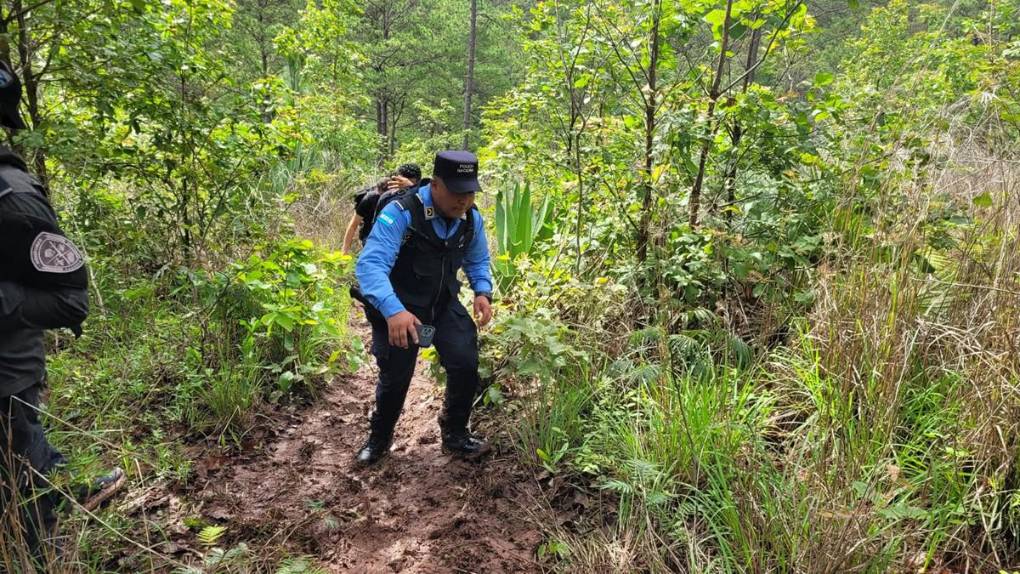 En helicóptero y tras ardua labor recuperan cuerpo de quinto joven asesinado en mudanza