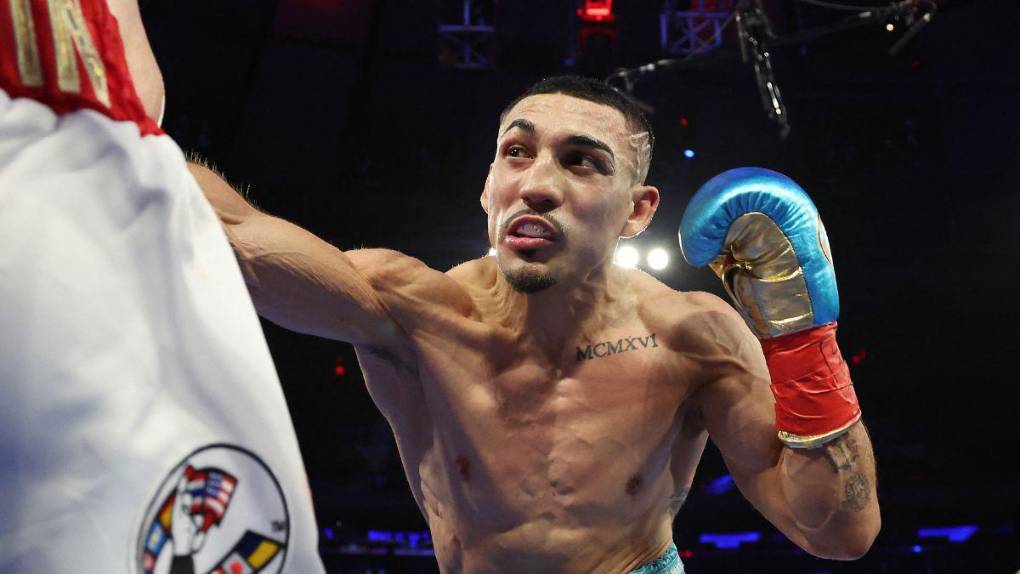 ¡Un triunfo más para Honduras! Las imágenes que dejó la pelea entre Teófimo López y Sandor Martín