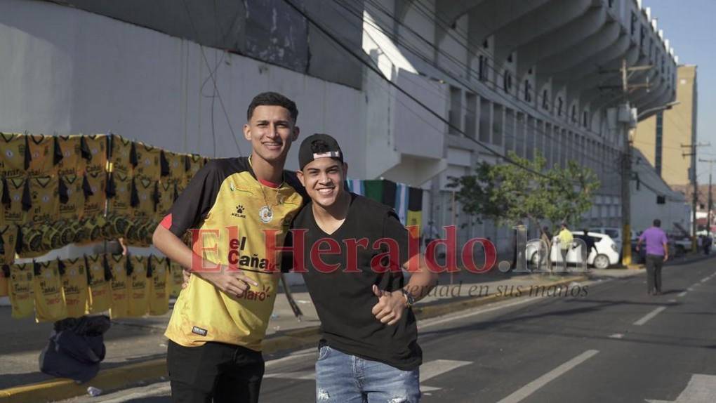Ambiente previo al duelo Real España vs Marathón en SPS