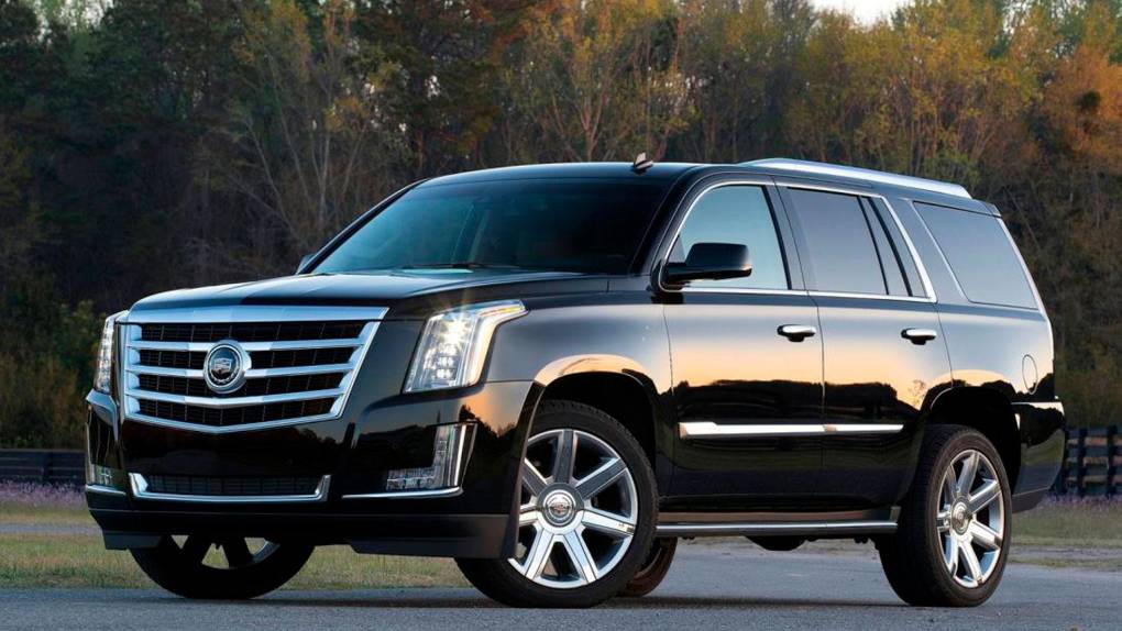 Costosos y con significado especial: Así es la colección de lujosos autos de Lionel Messi