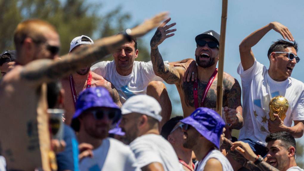 ¡En helicóptero! Así terminaron los festejos de la selección argentina
