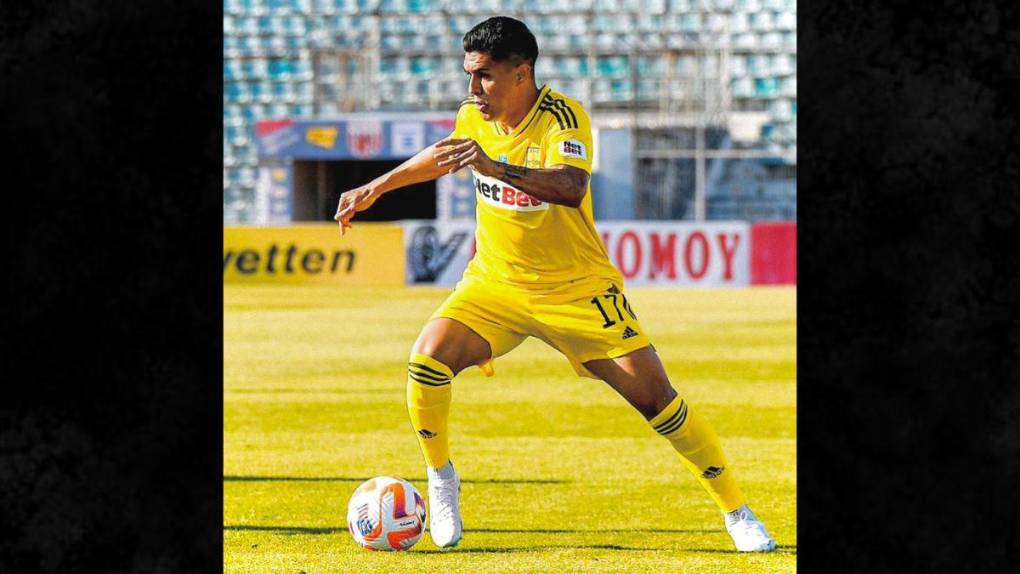Destacadas actuaciones, goleador y en la mira de grandes de Europa: el gran presente de Luis Palma en Grecia
