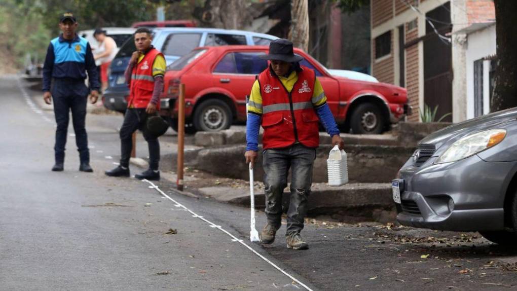 Así avanza la nueva señalización de calles para el cambio de vías en la colonia Kennedy