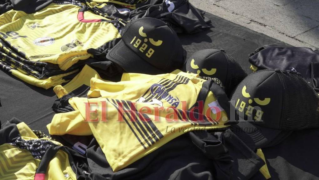 Ambiente previo al duelo Real España vs Marathón en SPS