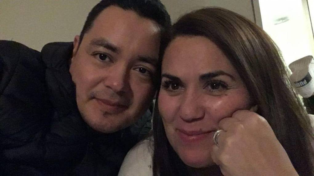 ‘Dios es la clave’: Hondureño conoció a chilena en una app de canto, tuvieron una relación a distancia y viajó para casarse con ella