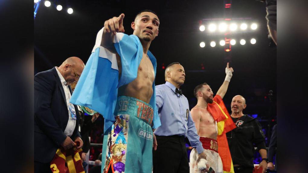 ¡Un triunfo más para Honduras! Las imágenes que dejó la pelea entre Teófimo López y Sandor Martín