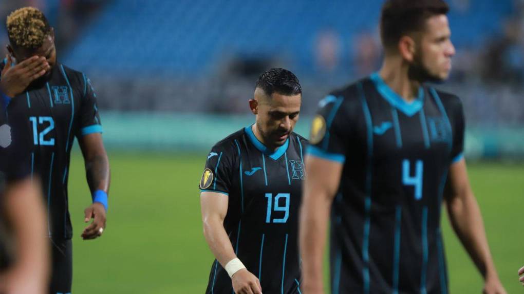 Los rostros de tristeza de los jugadores de Honduras tras la eliminación de la Copa Oro