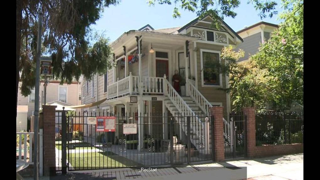 Dorothea Puente, la abuela que enterró siete cuerpos en su jardín en California