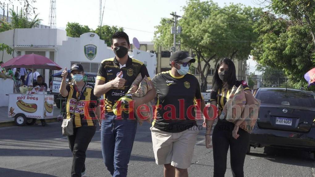 Ambiente previo al duelo Real España vs Marathón en SPS