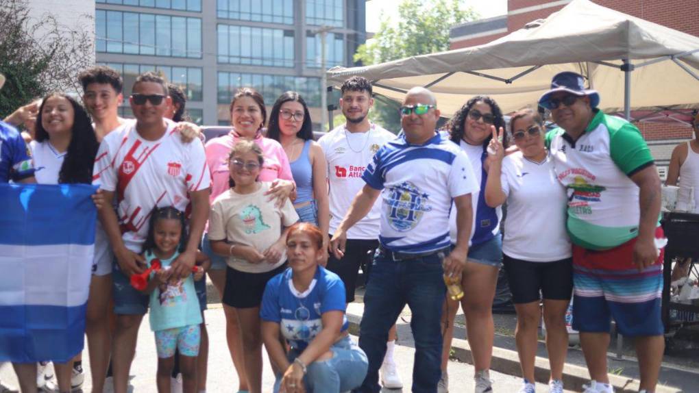 Con carneada incluida, catrachos arman la fiesta previo al Honduras vs Haití