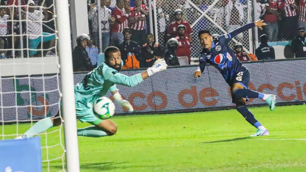 Fichajes: Olimpia suma dos altas y una baja, Motagua busca a legionario hondureño