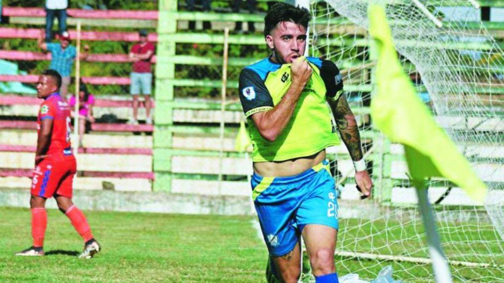 Delantero por accidente, defensor de Messi y admirador de un rival: lo que debes saber sobre Agustín Auzmendi