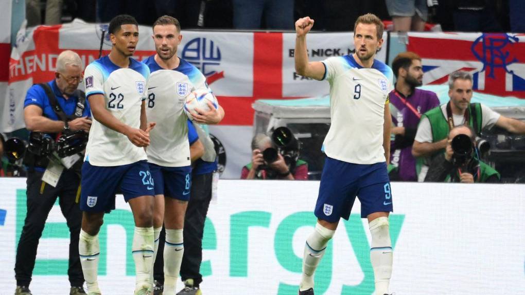 Francia sonríe e Inglaterra llora: La clasificación de los galos en imágenes