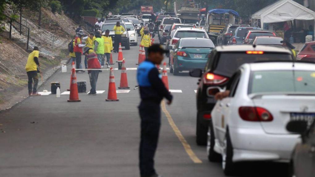 Así avanza la nueva señalización de calles para el cambio de vías en la colonia Kennedy