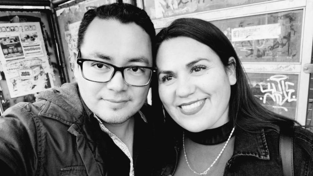 ‘Dios es la clave’: Hondureño conoció a chilena en una app de canto, tuvieron una relación a distancia y viajó para casarse con ella