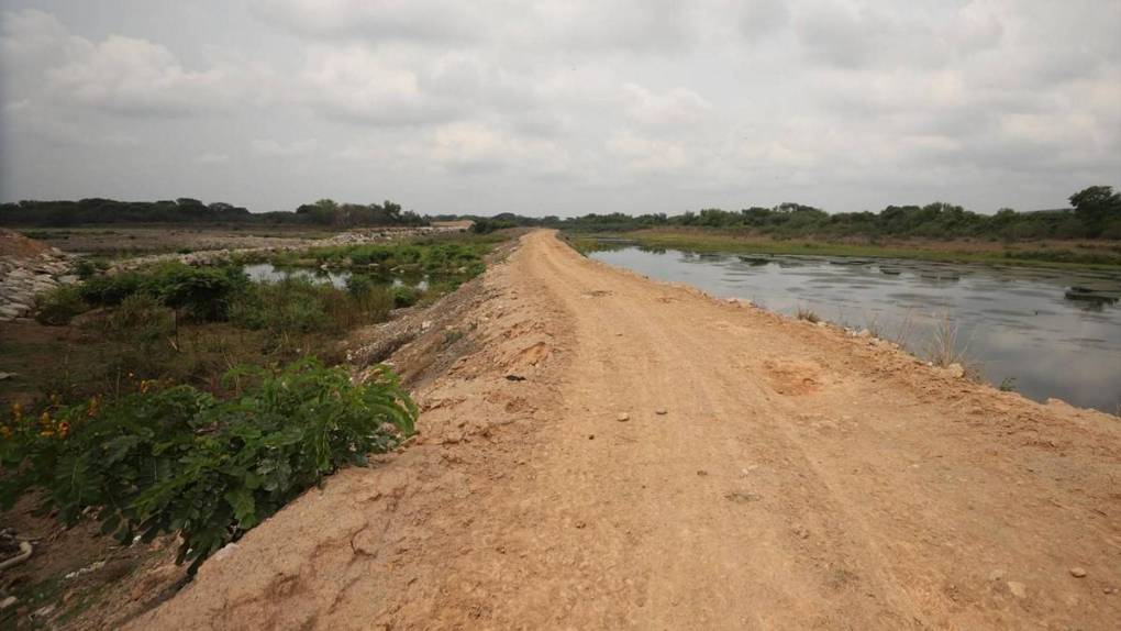“Esas bordas no van a durar nada”: el temor en Costa de Los Amates ante bordos contra inundaciones