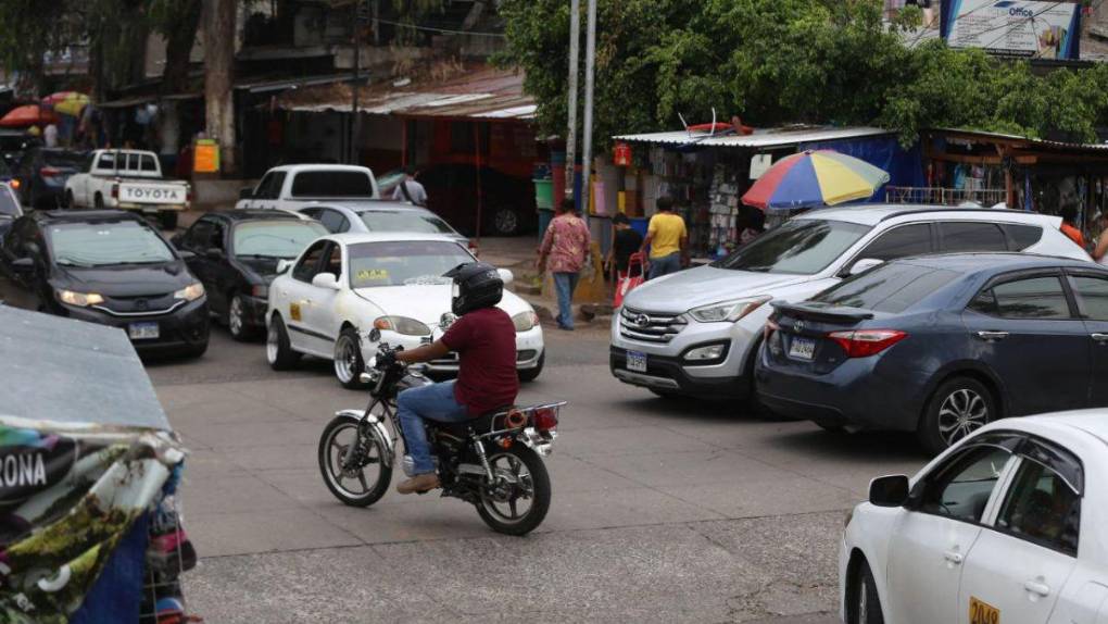 Así avanza la nueva señalización de calles para el cambio de vías en la colonia Kennedy