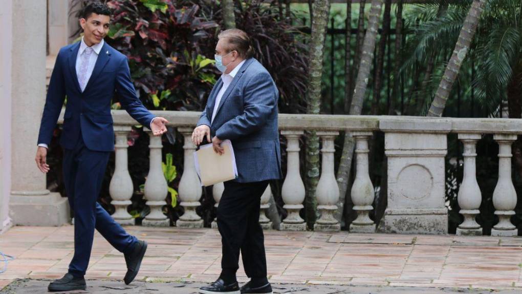 ¿La última para algunos? Ministros desfilan ante la presidenta Castro para evaluación