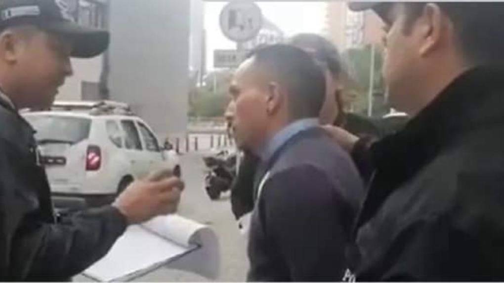 Viajó a conocer a su novio de Facebook y la sometió a torturas durante 18 días