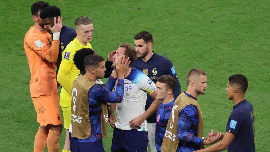 Francia sonríe e Inglaterra llora: La clasificación de los galos en imágenes