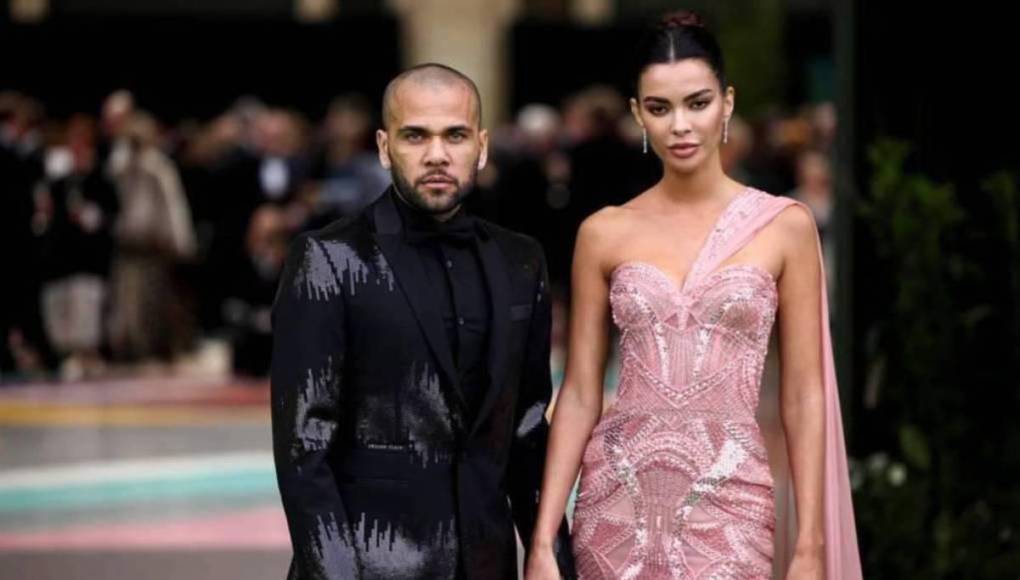 Dani Alves y Joana Sanz se ‘escapan’: este fue su destino y el precio que pagaron por el viaje