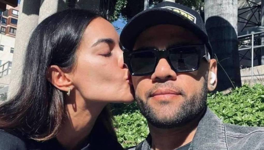 Dani Alves y Joana Sanz se ‘escapan’: este fue su destino y el precio que pagaron por el viaje